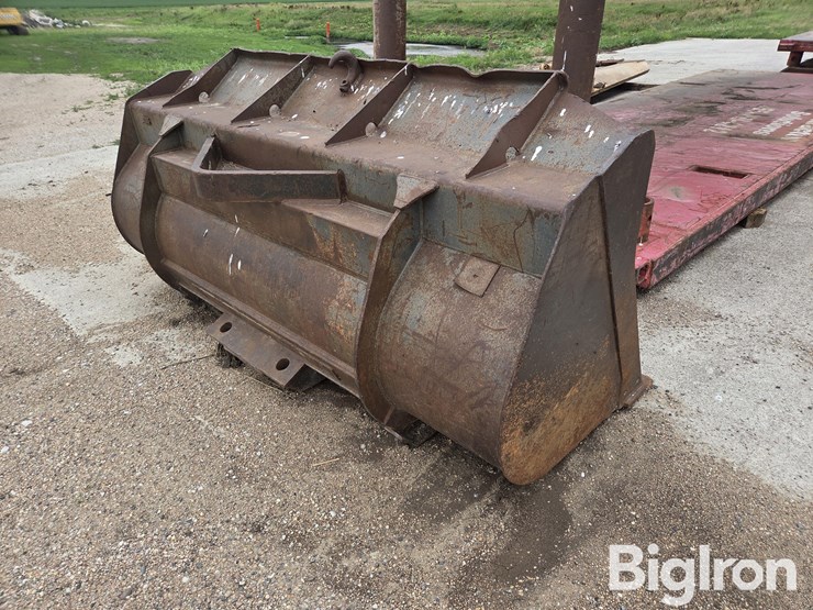 wheel-loader-bucket-image-5