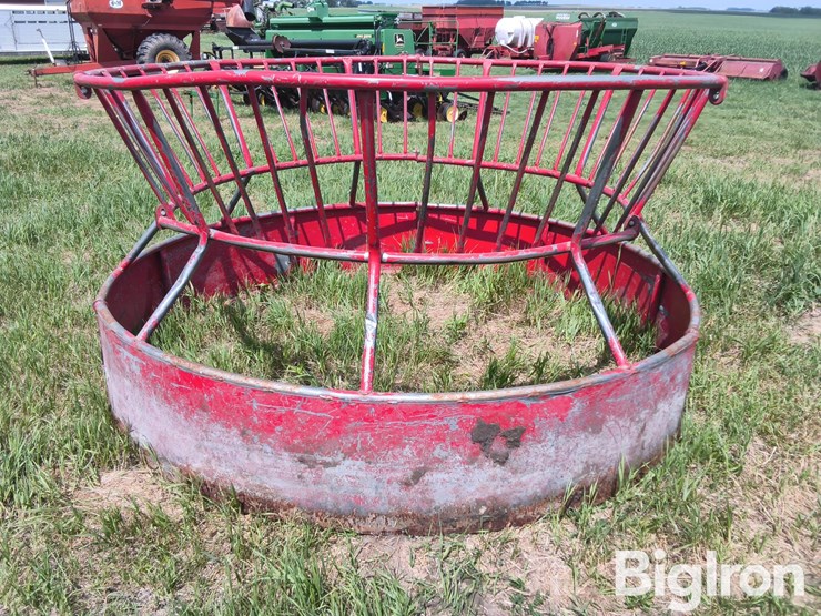 bale-feeder-image-3