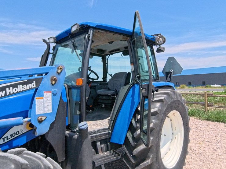 2004-new-holland-tl100a-image-31