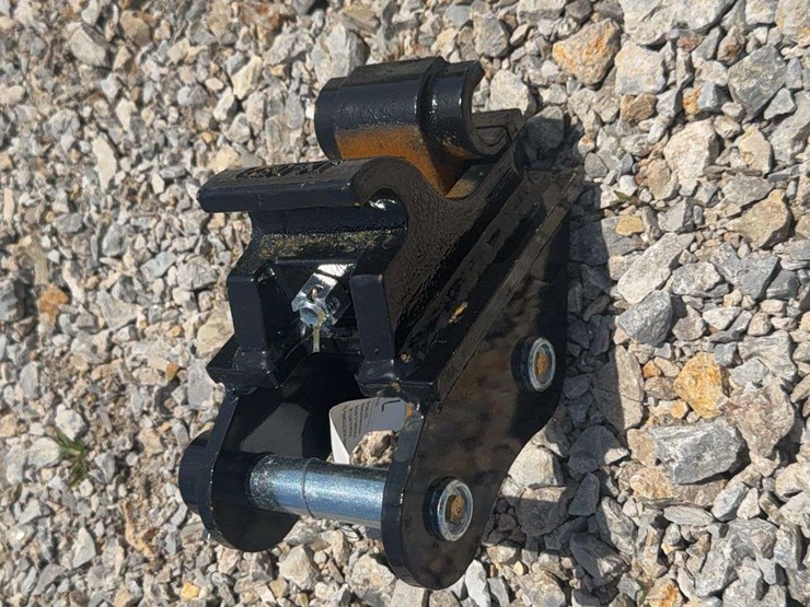 dx-032-mini-excavator-quick-coupler-image-2
