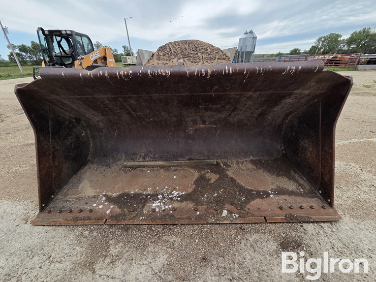 wheel-loader-bucket-image-2