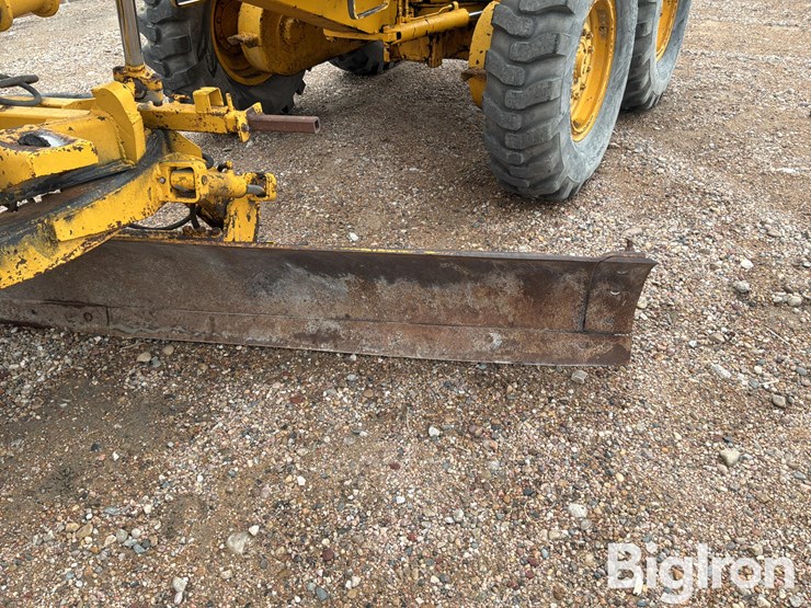 john-deere-570-image-14