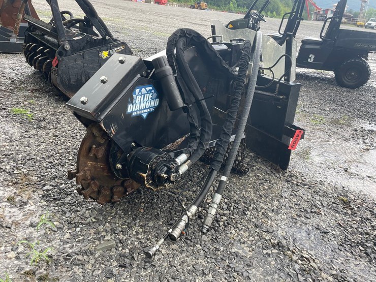 #4509-•-blue-diamond-swing-arm-stump-grinder-image-3