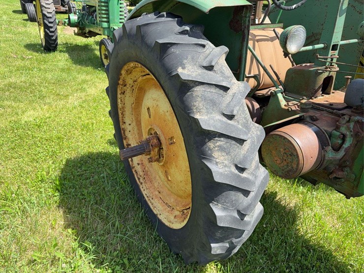 john-deere-model-b-image-16