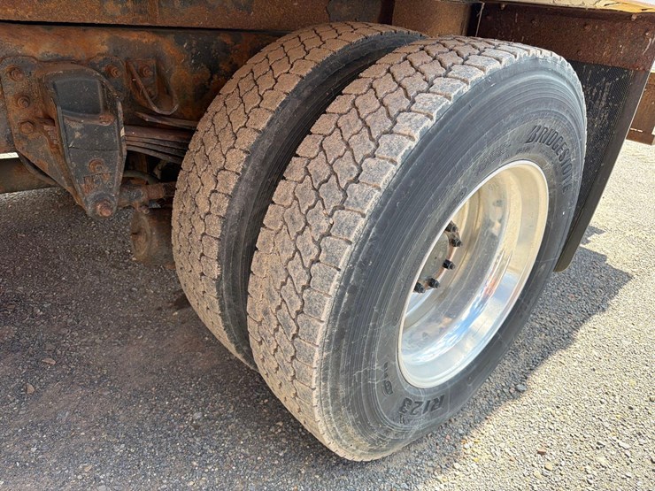 2014-kenworth-t370-image-7