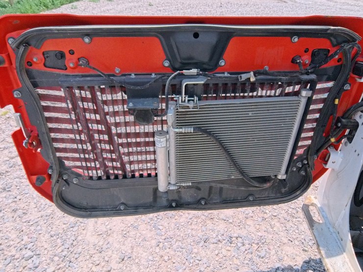 2021-bobcat-t64-image-25
