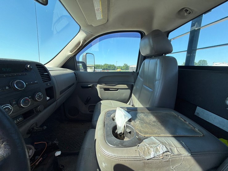 #62-•-2013-gmc-sierra-pickup-truck-image-13
