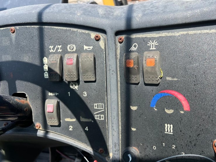 caterpillar-tl642c-image-23