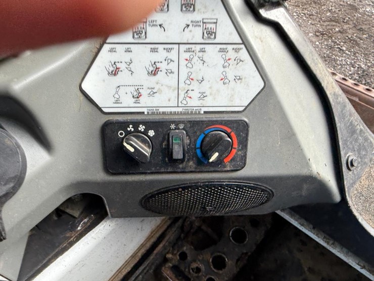 2016-bobcat-s450-image-24