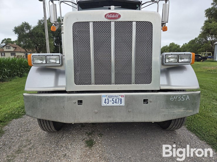 2008-peterbilt-367-image-19