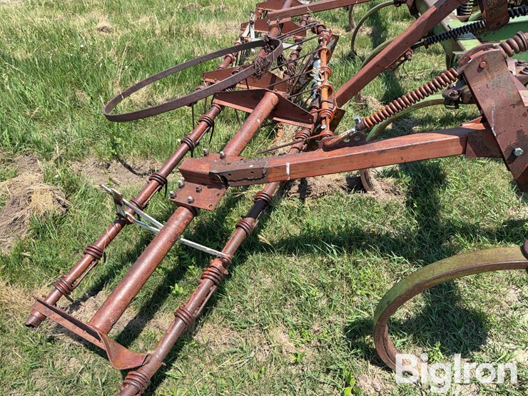 john-deere-16-image-12