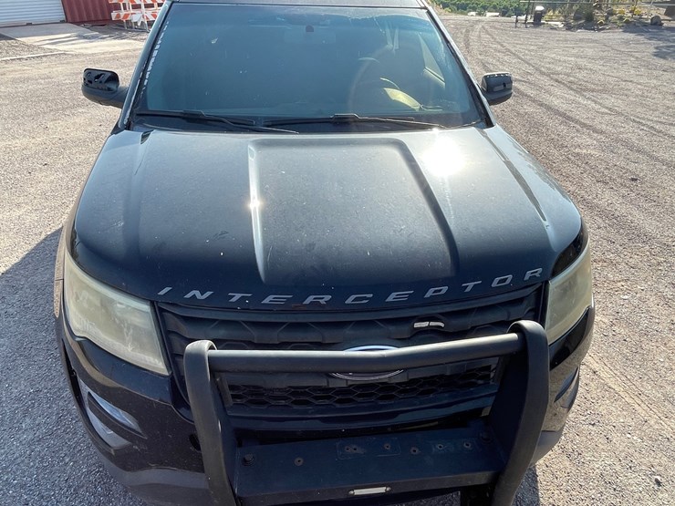 2016-ford-explorer-image-19