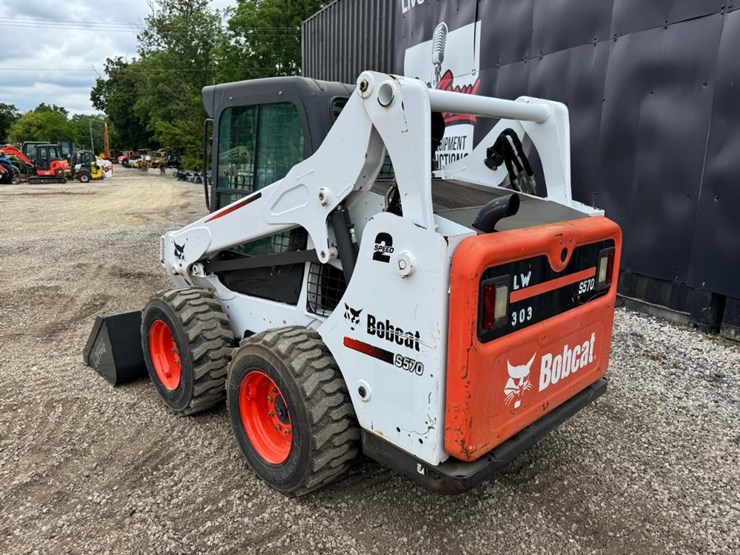 2015-bobcat-s570-image-4