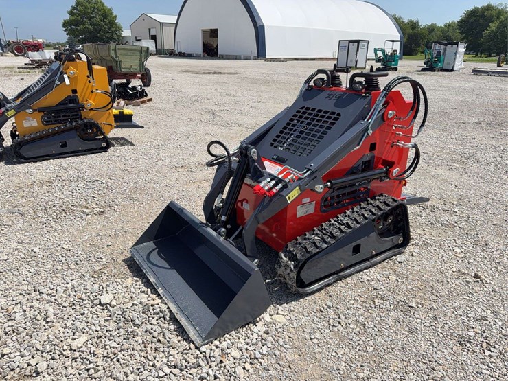 2026-zjg-zj-380-tracked-mini-skid-steer-loader-image-1