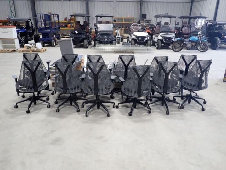 qty-of-(12)-multi-station-connectable-desks-&-image-4