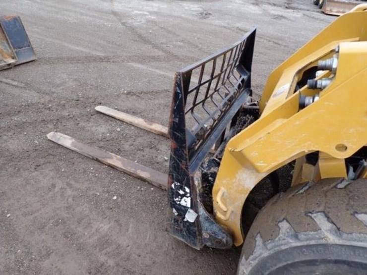2022-caterpillar-236d3-image-23