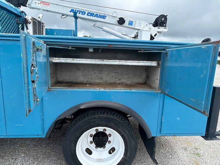#1087-•-2007-international-service-truck-image-15