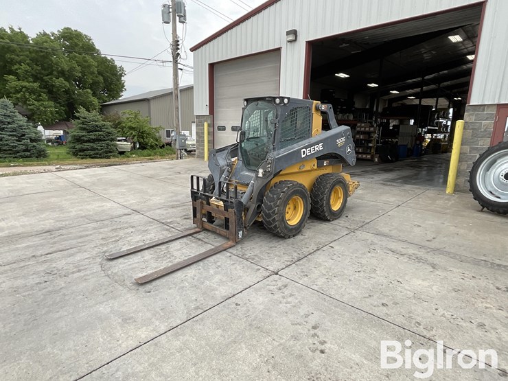 2020-deere-332g-image-1