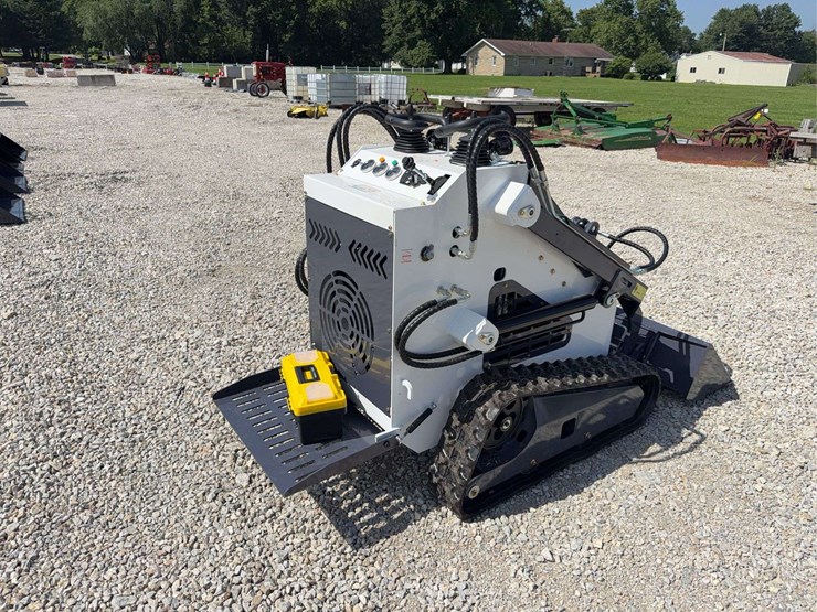 2026-zjg-zj-380-tracked-mini-skid-steer-loader-image-6