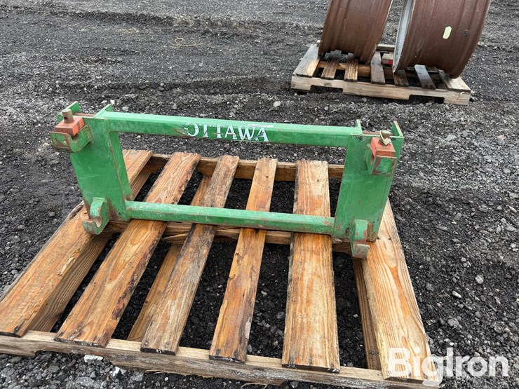 john-deere-148-image-2