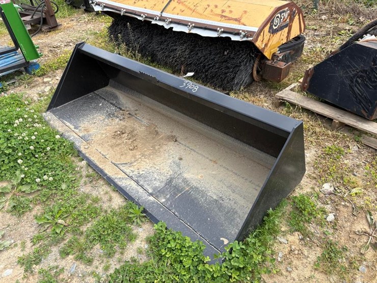 new-84"-bucket-image-3
