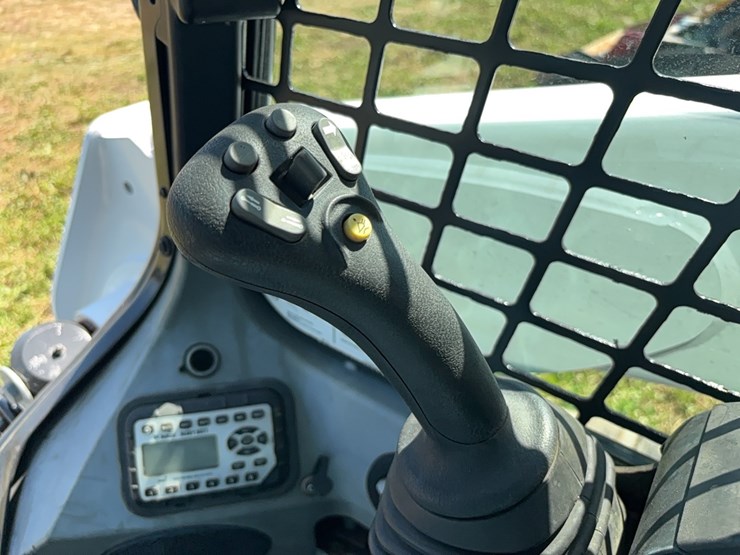 2019-bobcat-t870-image-20