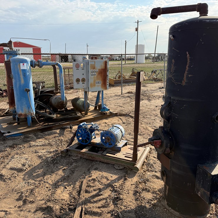 (2) SKIDDED AIR COMPRESSOR STATIONS INCOMPLETE F/ PARTS