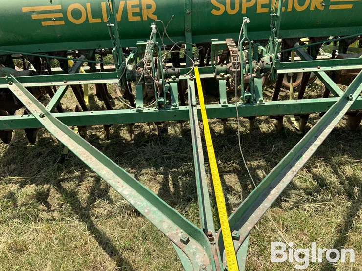 oliver-superior-mechanical-grain-drill-image-14