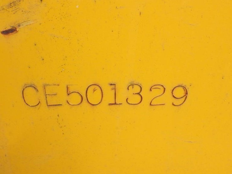 2015-haulotte-2632e-scissor-lift-image-16