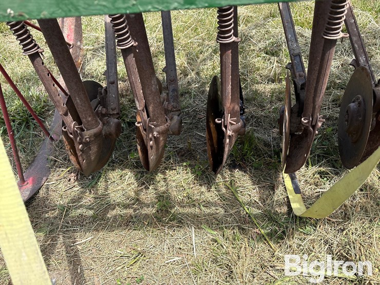oliver-superior-mechanical-grain-drill-image-11