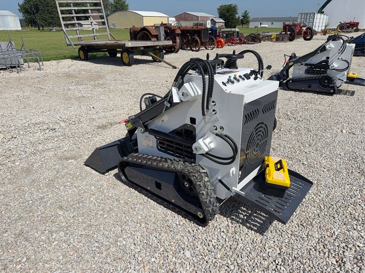2026-zjg-zj-380-tracked-mini-skid-steer-loader-image-4