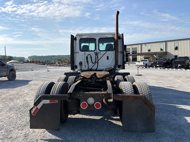 2018-freightliner-cascadia-125-image-5