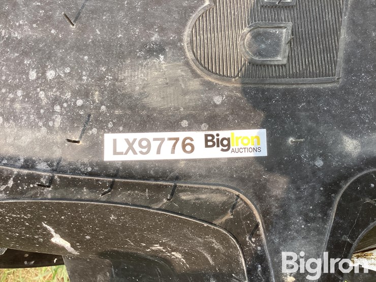john-deere-320-image-14