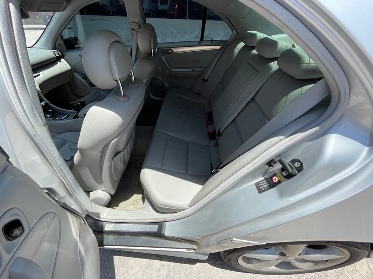 #162-•-2005-mercedes-c230-kompressor-(clean-nm-title)-image-104