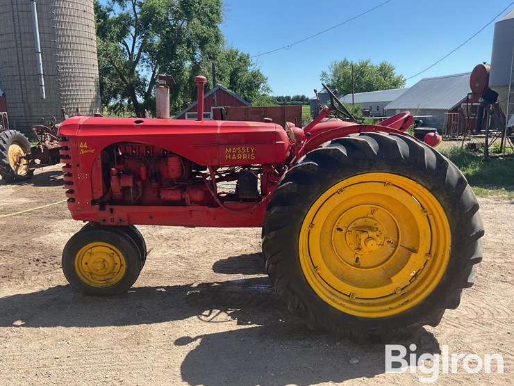 massey-ferguson-44-image-8