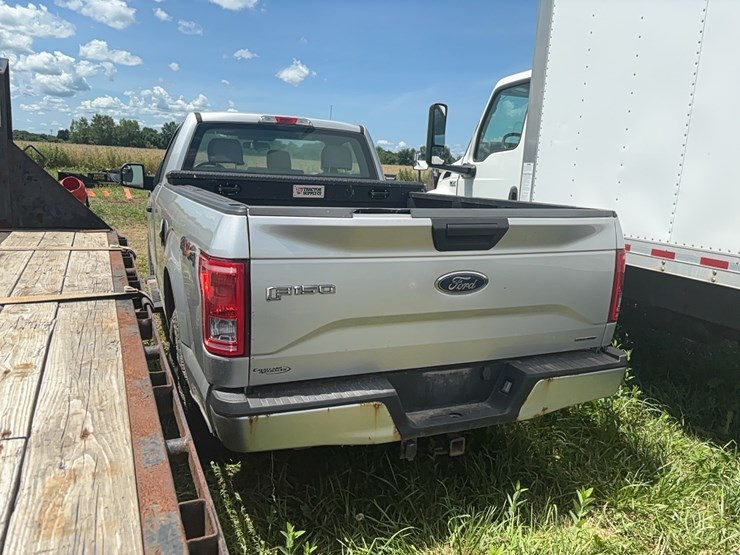 2017-ford-f150-image-4
