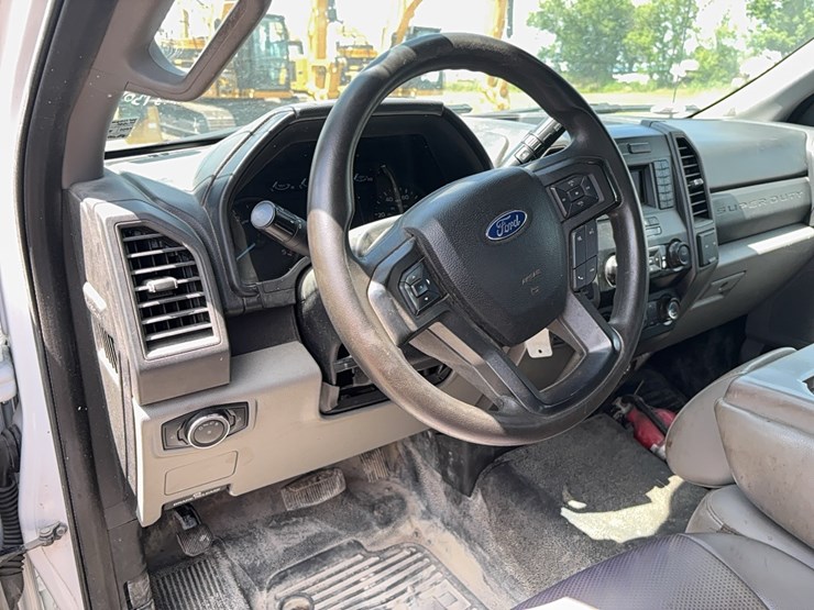 2020-ford-f350-image-14
