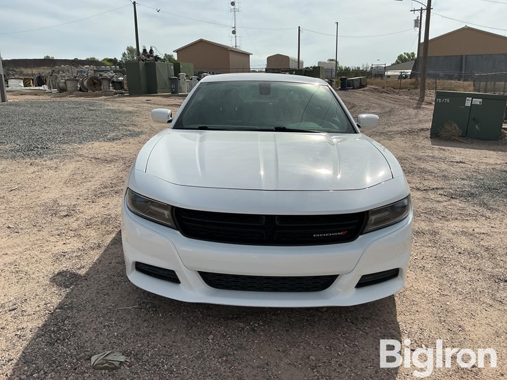 2018-dodge-charger-sxt-4-door-sedan-image-2
