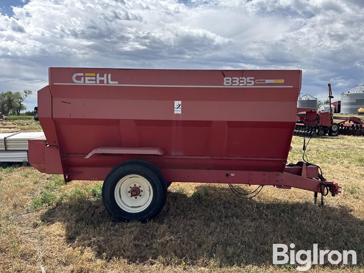 gehl-mf8335-total-mix-feeder-wagon-image-4
