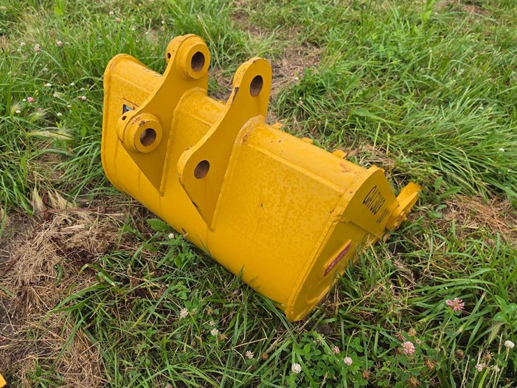 caterpillar-303-image-3