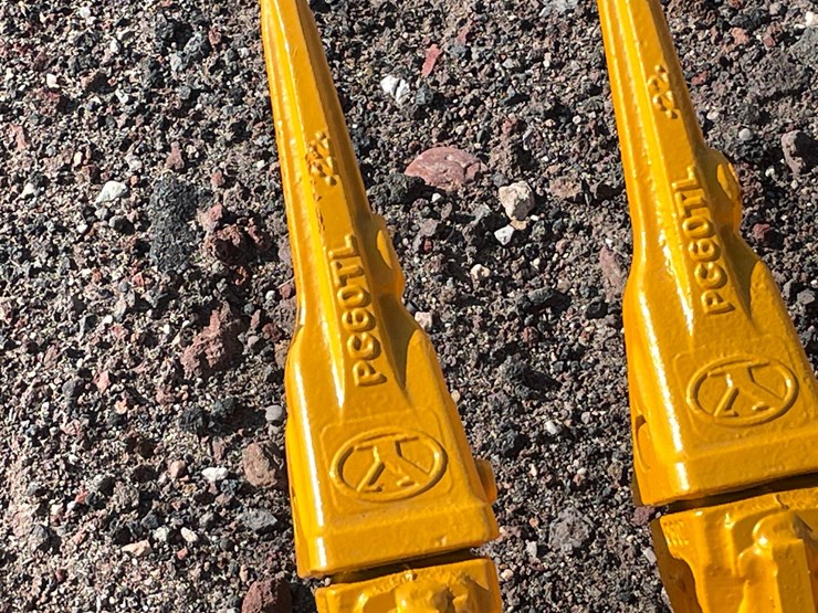 2026-caterpillar-305-image-8