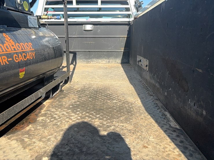 2016-chevrolet-2500-image-21