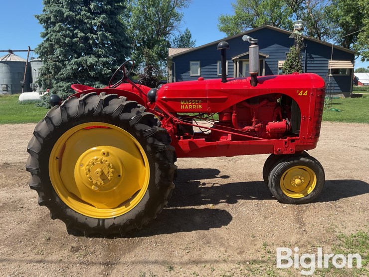 massey-ferguson-44-image-4