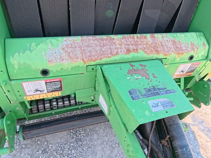 2009-john-deere-568-image-15
