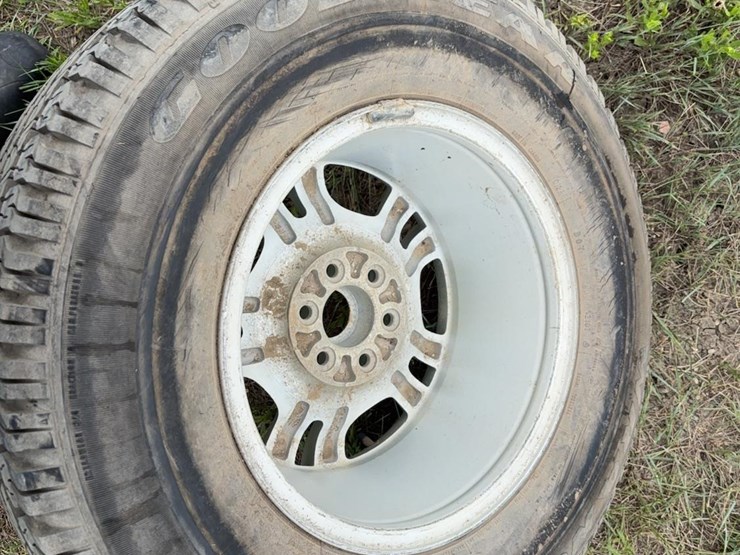 265/70r16-tires-w/dodge-rims-image-11