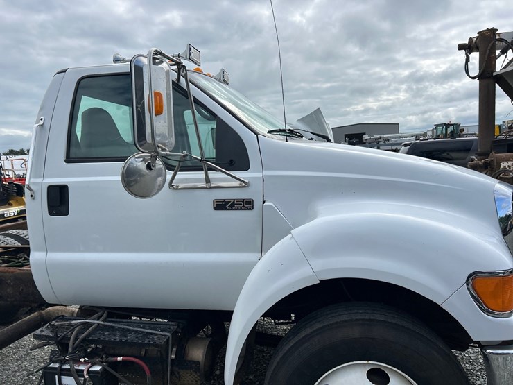 ford-f750-image-11