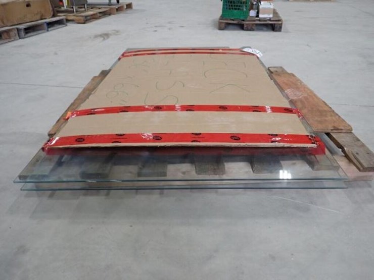 qty-of-(2)-36-in.-x-66-in.-glass-panels-image-7