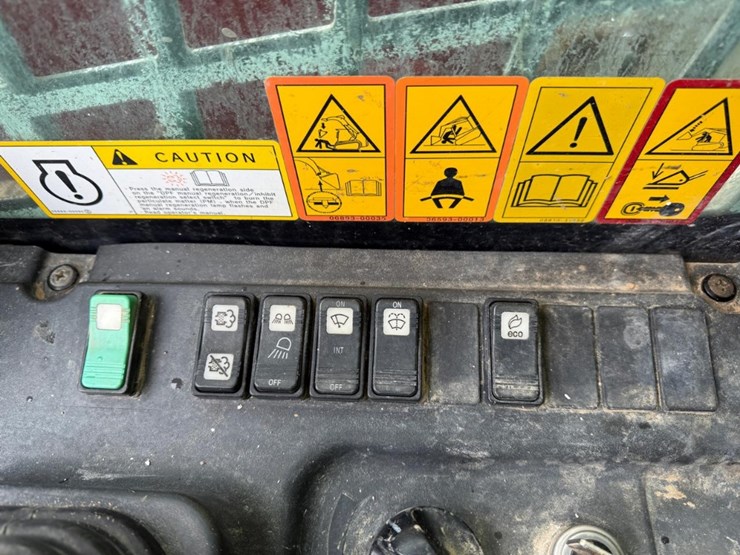 2020-takeuchi-tl12r2-image-25