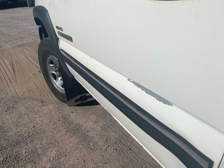 2002-chevrolet-2500hd-image-18