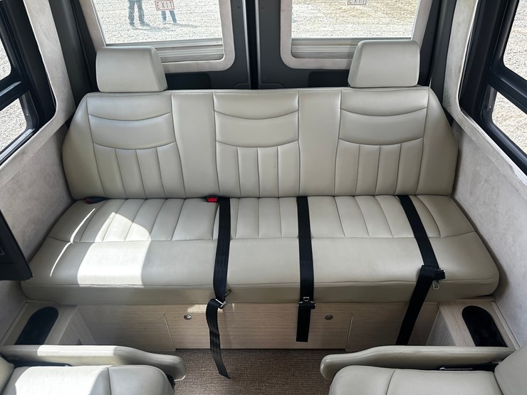 #2492-•-2014-mercedes-benz-airstream-motorhome-image-69